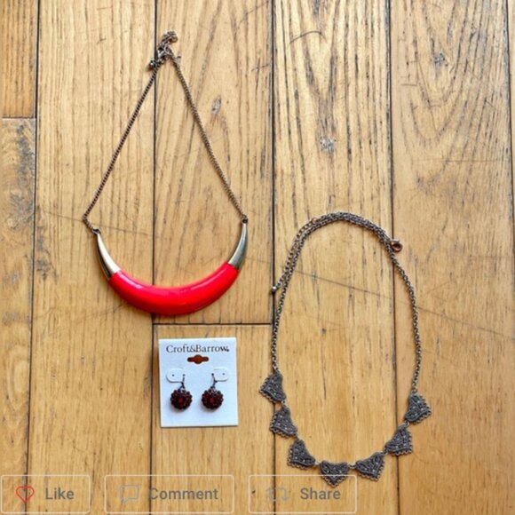 Jewelry Box Bundle 4 Necklaces 5 Bracelets + Earrings - Picture 3 of 5